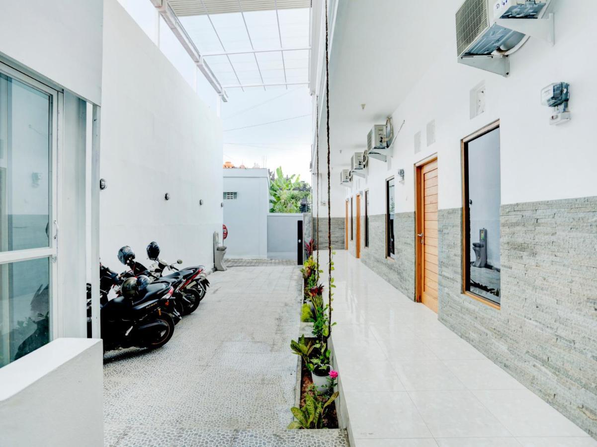 Oyo Flagship 90756 Melasti Hills Room & Cafe Ungasan  Exterior photo